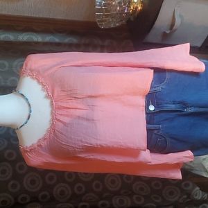 Mine junior woman's coral floral  neckline book top size M